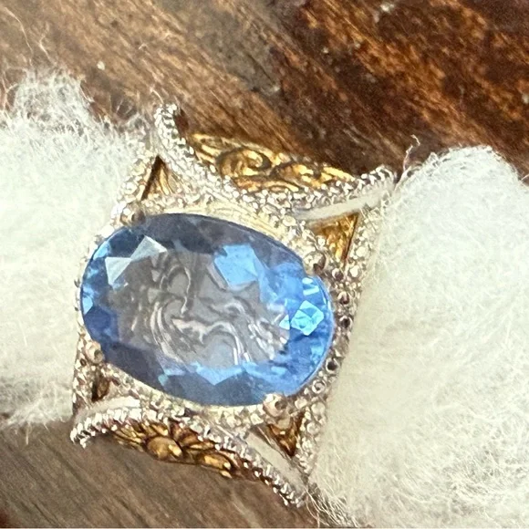 Elegant Blue and Gold Ring - Picture 3 of 5